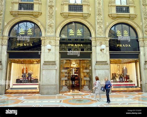 prada corso vittorio emanuele milano|Galleria Vittorio Emanuele II .